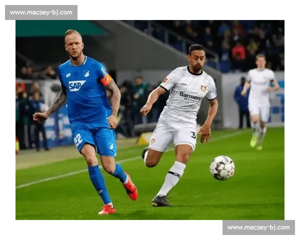 德甲教练的博弈：比赛视频分析战术大师们的奇思妙想